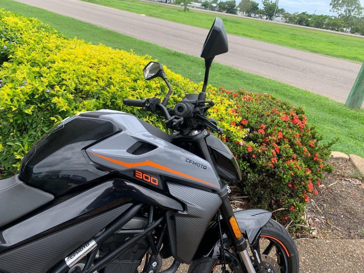 2023 CF MOTO 300 NK ABS ROAD