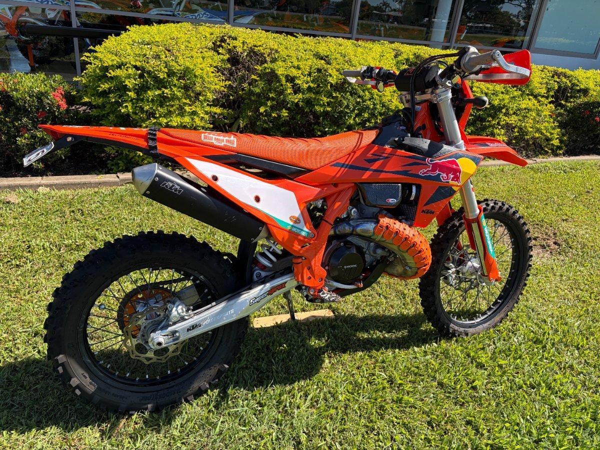 2025 KTM 300 EXC CHAMPIONS EDITION ENDURO