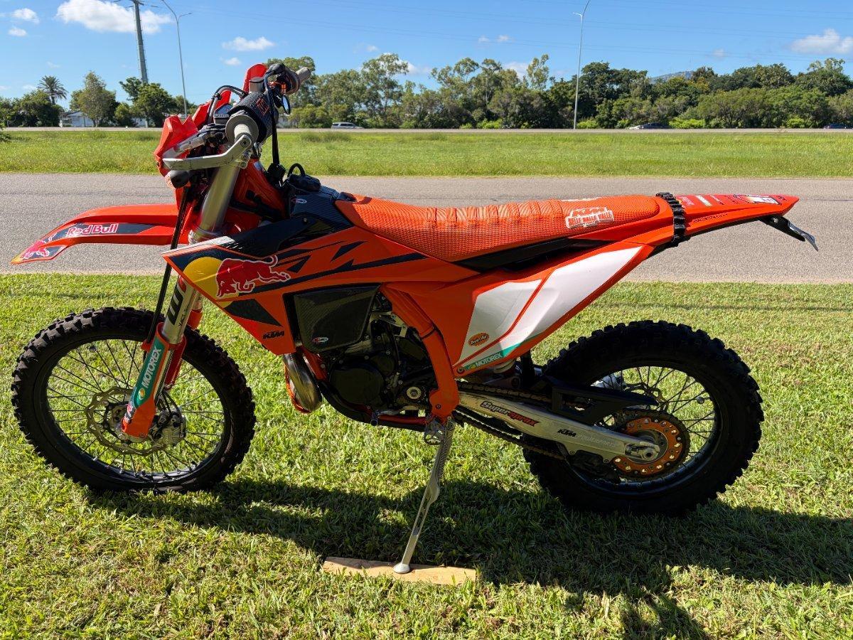 2025 KTM 300 EXC CHAMPIONS EDITION ENDURO