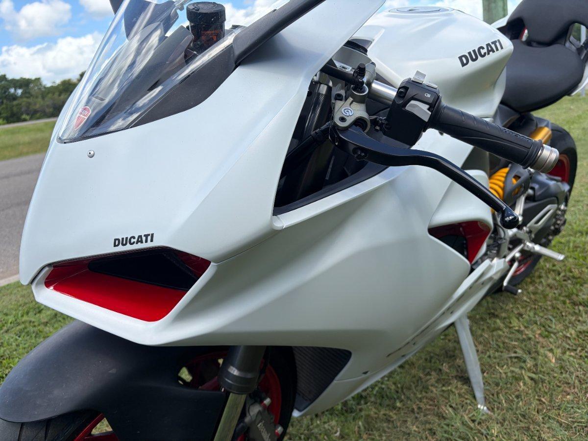 2023 DUCATI PANIGALE V2 SPORTS