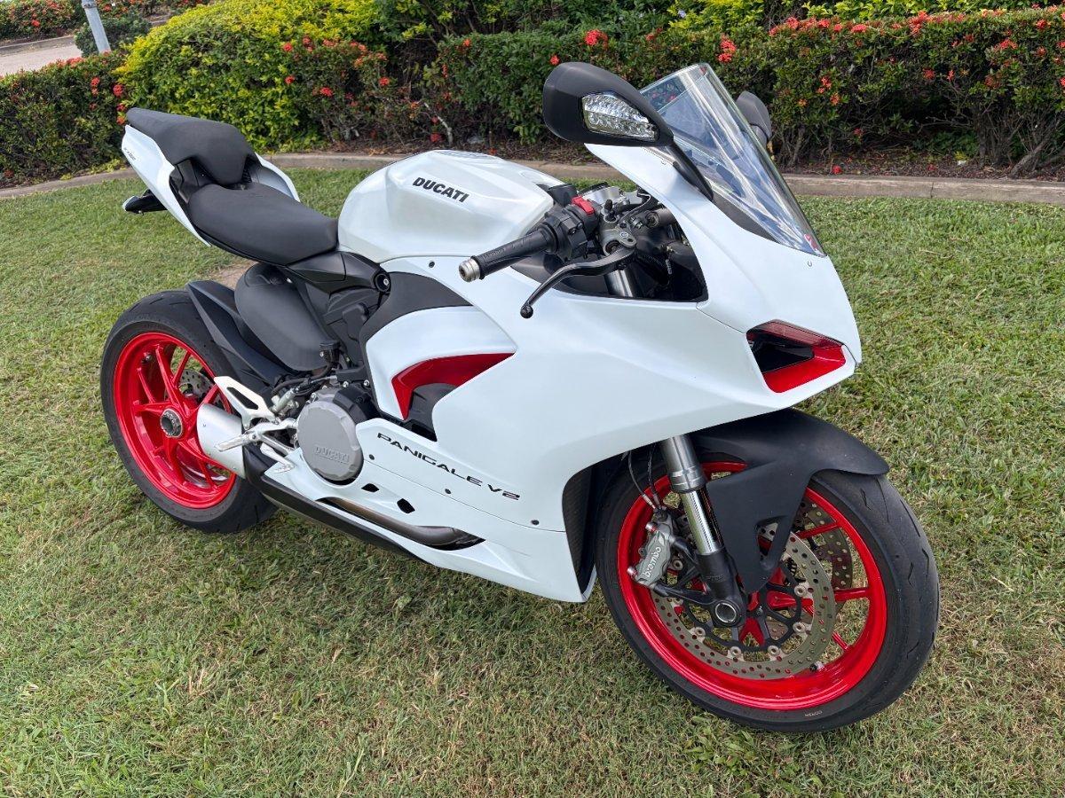2023 DUCATI PANIGALE V2 SPORTS