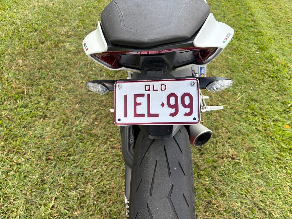 2023 DUCATI PANIGALE V2 SPORTS