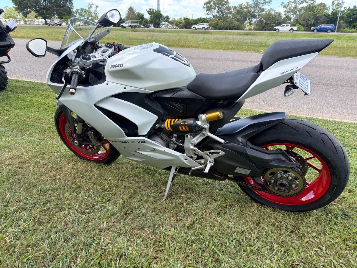 2023 DUCATI PANIGALE V2 SPORTS