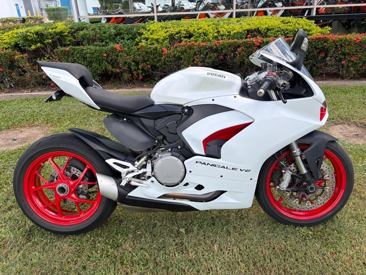 2023 DUCATI PANIGALE V2 SPORTS