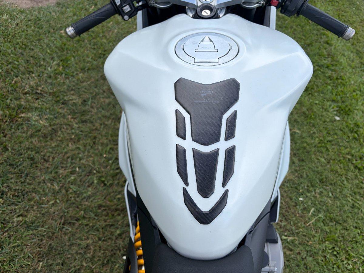 2023 DUCATI PANIGALE V2 SPORTS