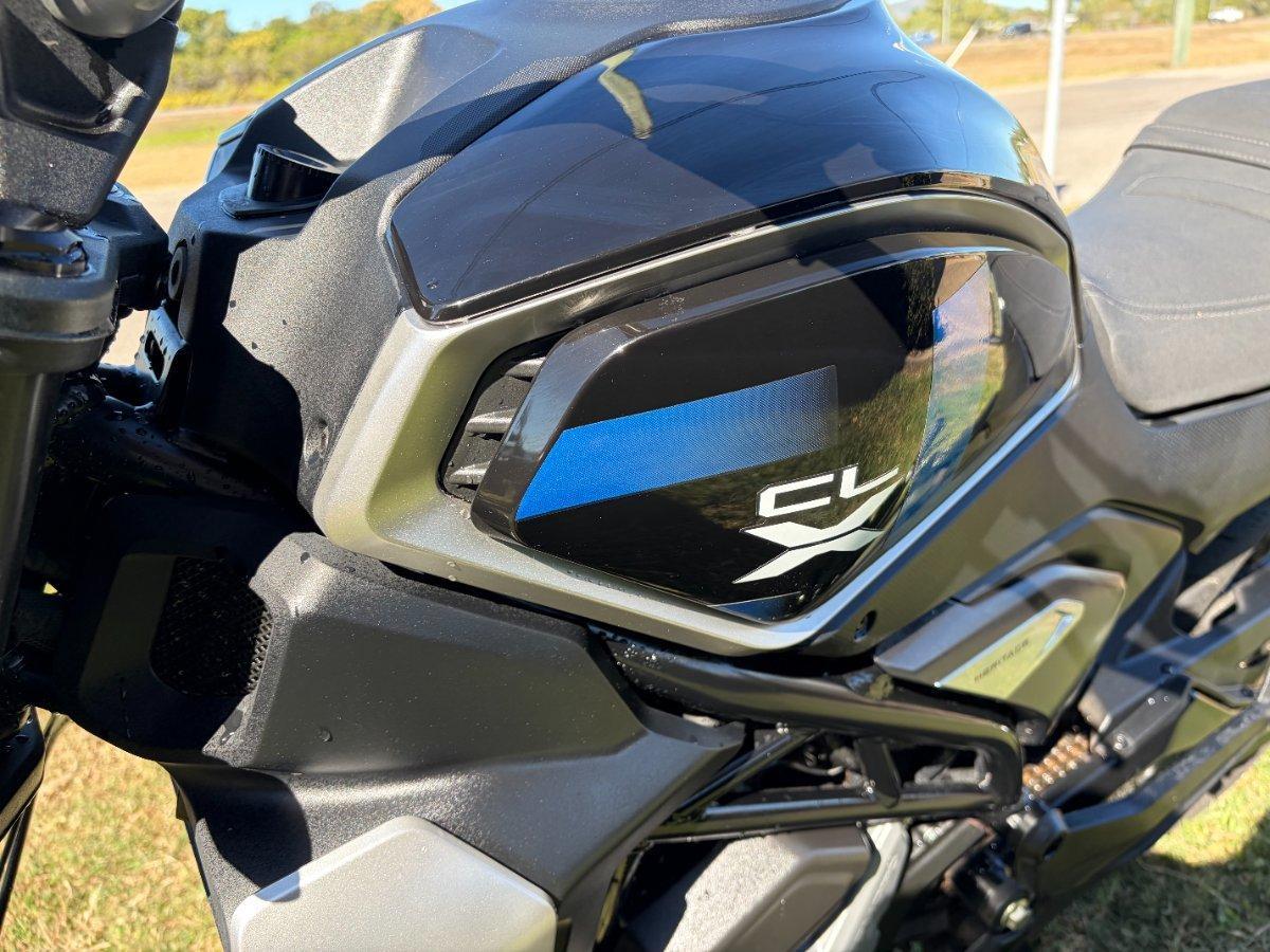 2023 CF MOTO 300 CL-X ROAD