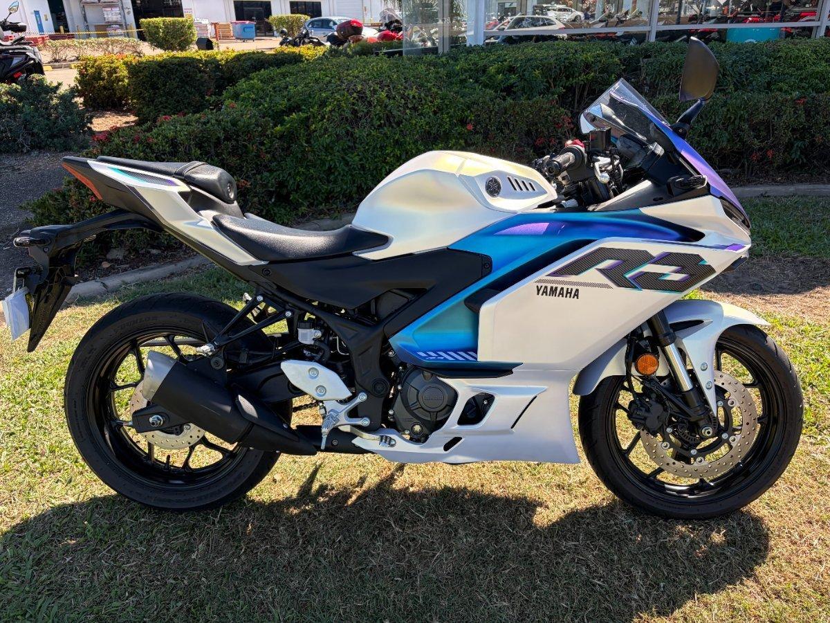 2025 YAMAHA YZF-R3 SPORTS