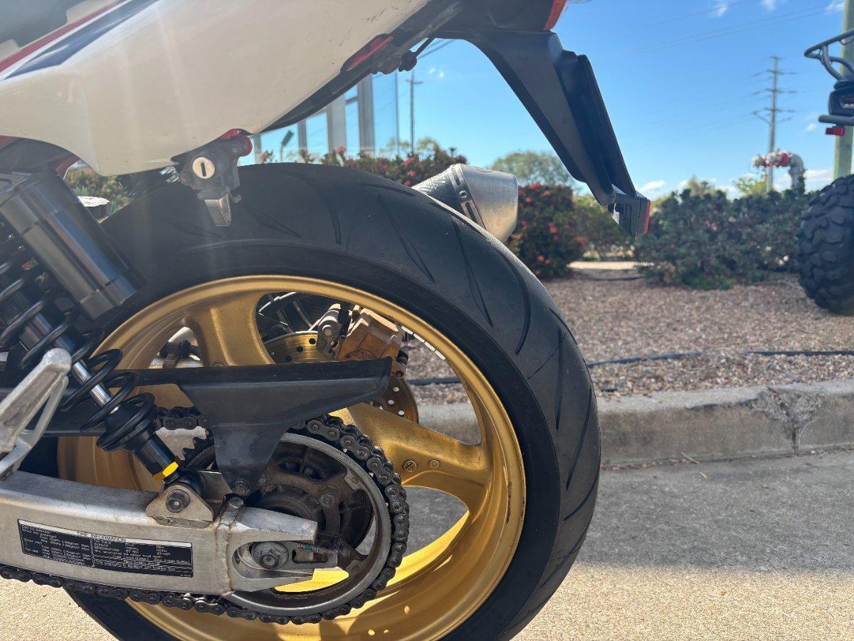 2011 HONDA CB400 ROAD