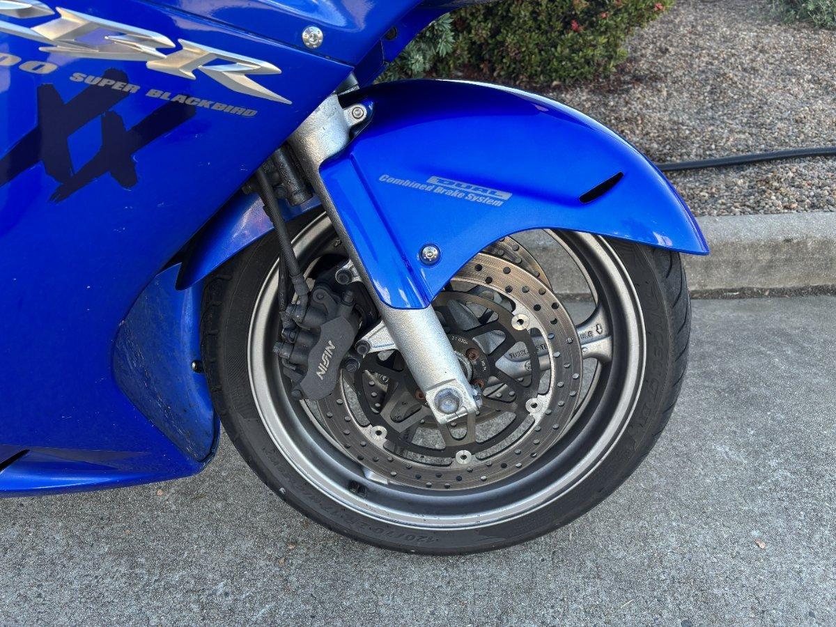 2005 HONDA CBR1100XX (SUPER BLACKBIRD) SPORTS