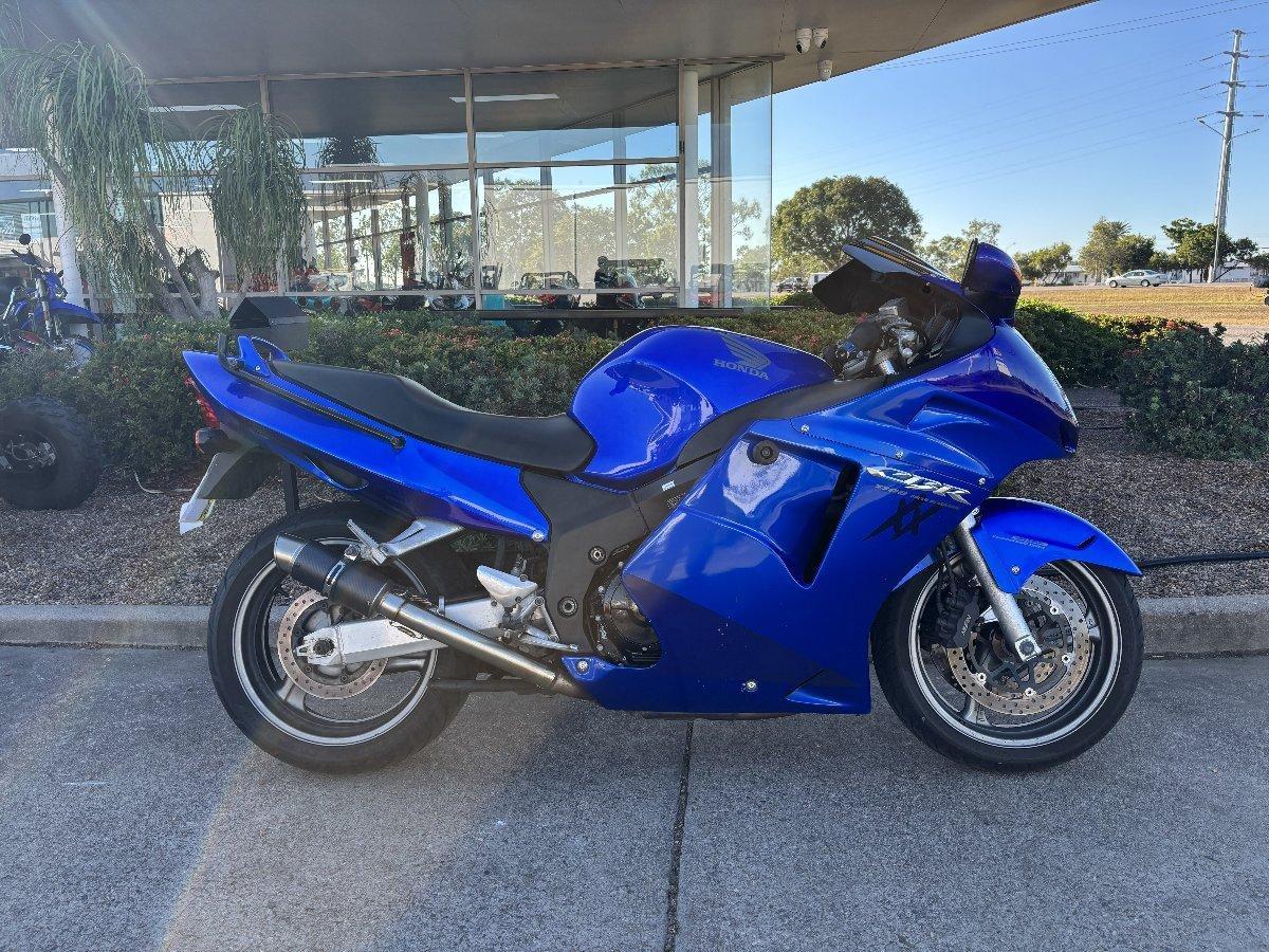 2005 HONDA CBR1100XX (SUPER BLACKBIRD) SPORTS