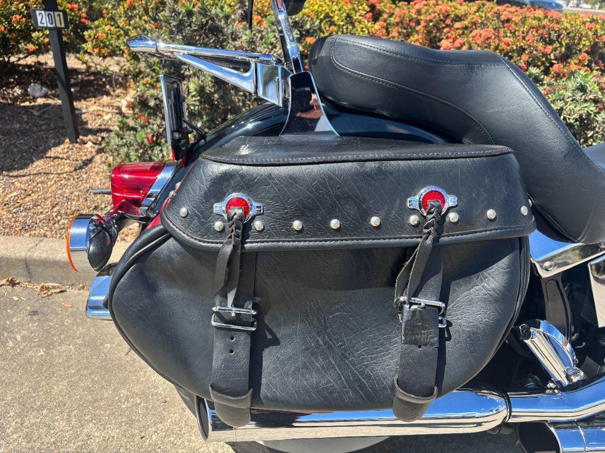 2015 HARLEY-DAVIDSON FLSTC HERITAGE SOFTAIL CLASSIC CRUISER