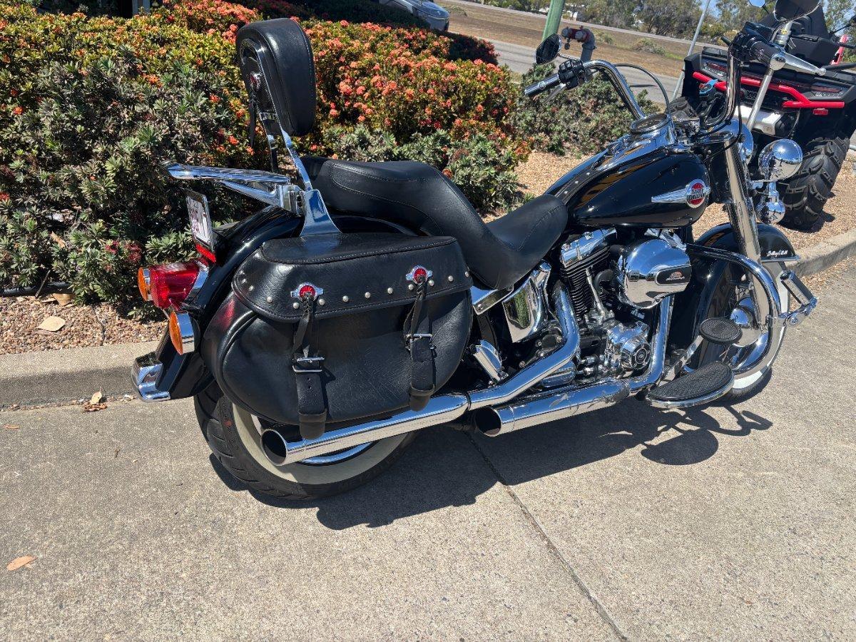 2015 HARLEY-DAVIDSON FLSTC HERITAGE SOFTAIL CLASSIC CRUISER