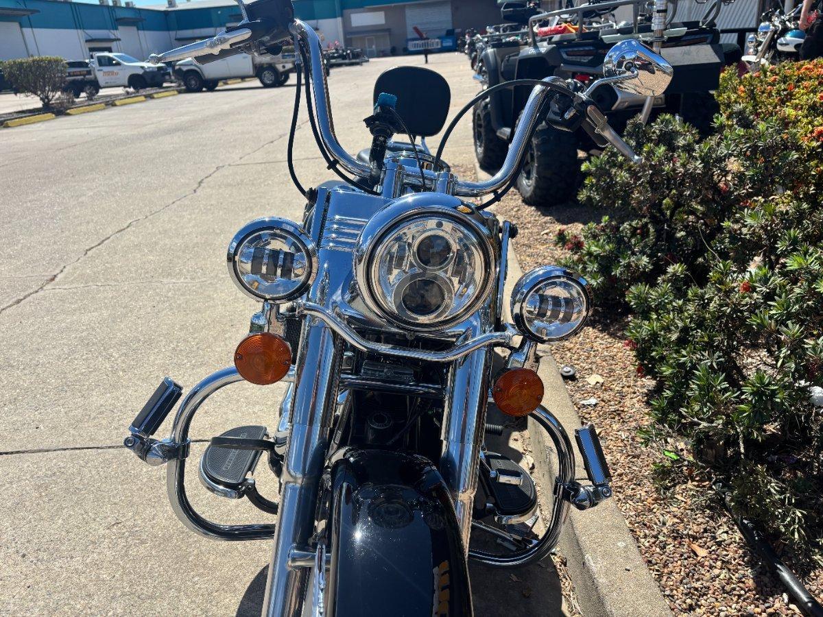 2015 HARLEY-DAVIDSON FLSTC HERITAGE SOFTAIL CLASSIC CRUISER