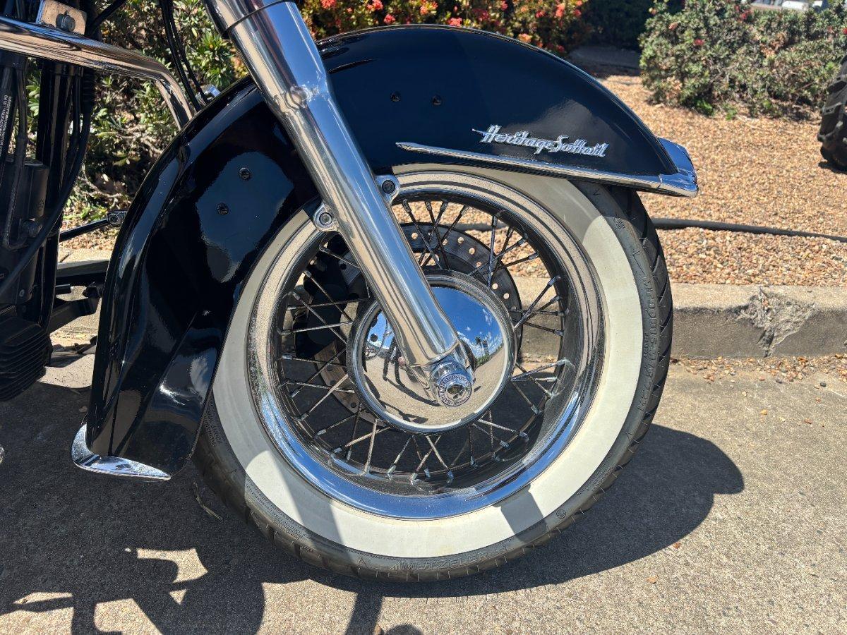 2015 HARLEY-DAVIDSON FLSTC HERITAGE SOFTAIL CLASSIC CRUISER
