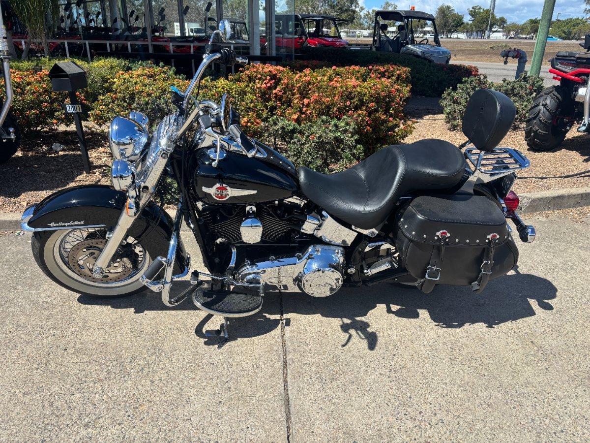 2015 HARLEY-DAVIDSON FLSTC HERITAGE SOFTAIL CLASSIC CRUISER