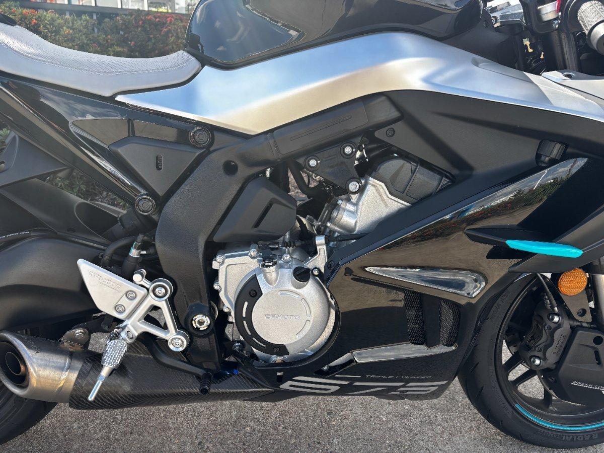 2025 CFMOTO 675 SR-R SPORTS