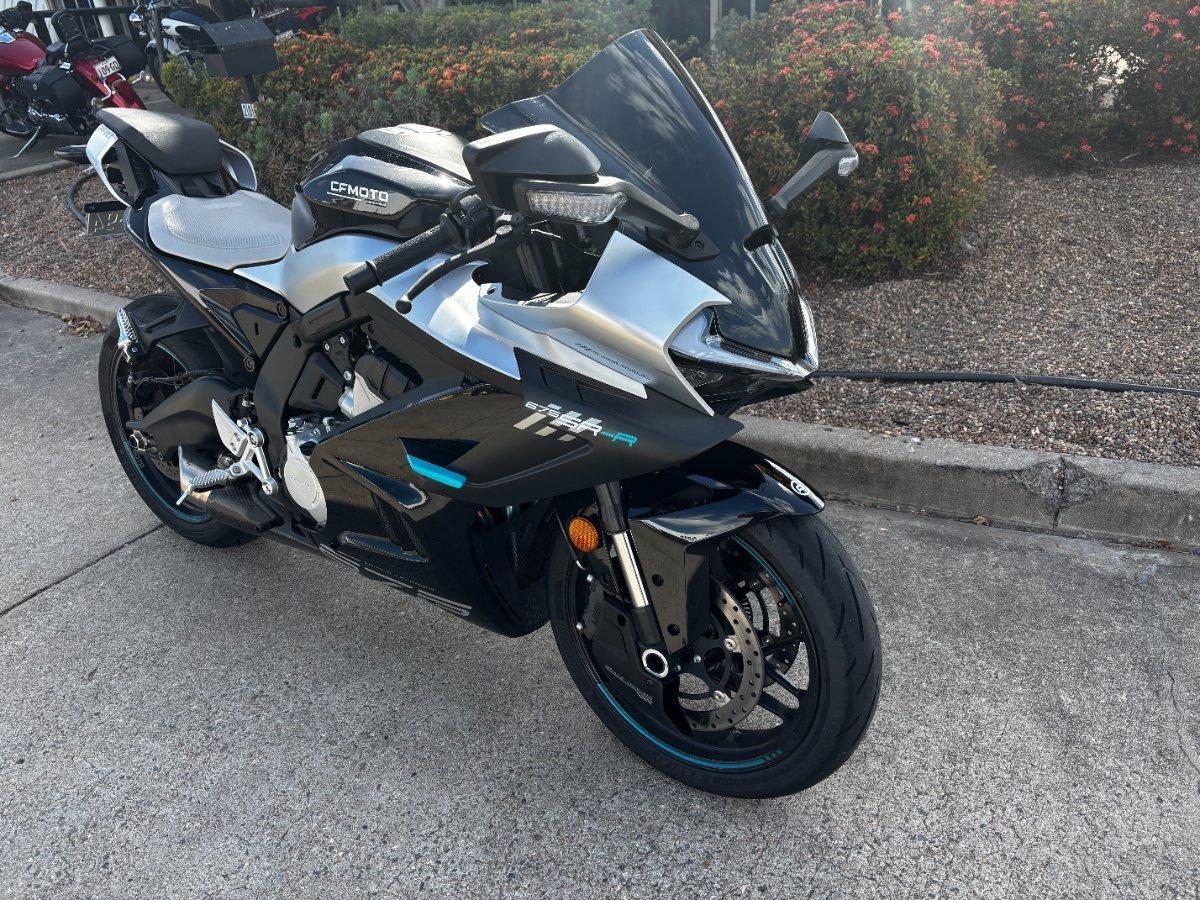 2025 CFMOTO 675 SR-R SPORTS