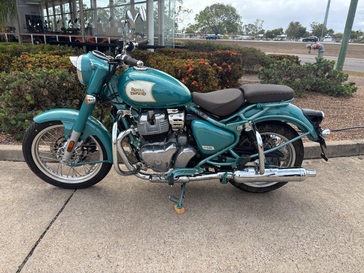 2025 ROYAL ENFIELD CLASSIC 650 ROAD