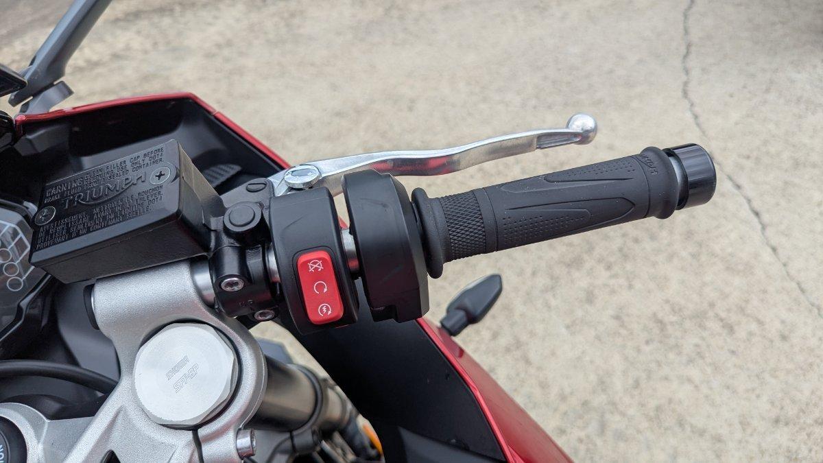 2025 TRIUMPH DAYTONA 660 ROAD