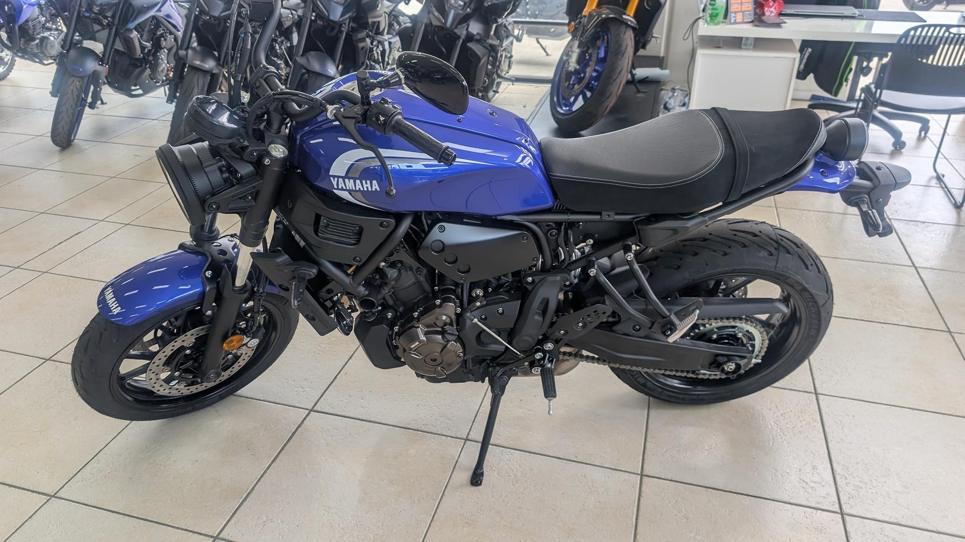 2025 YAMAHA XSR700 ROAD