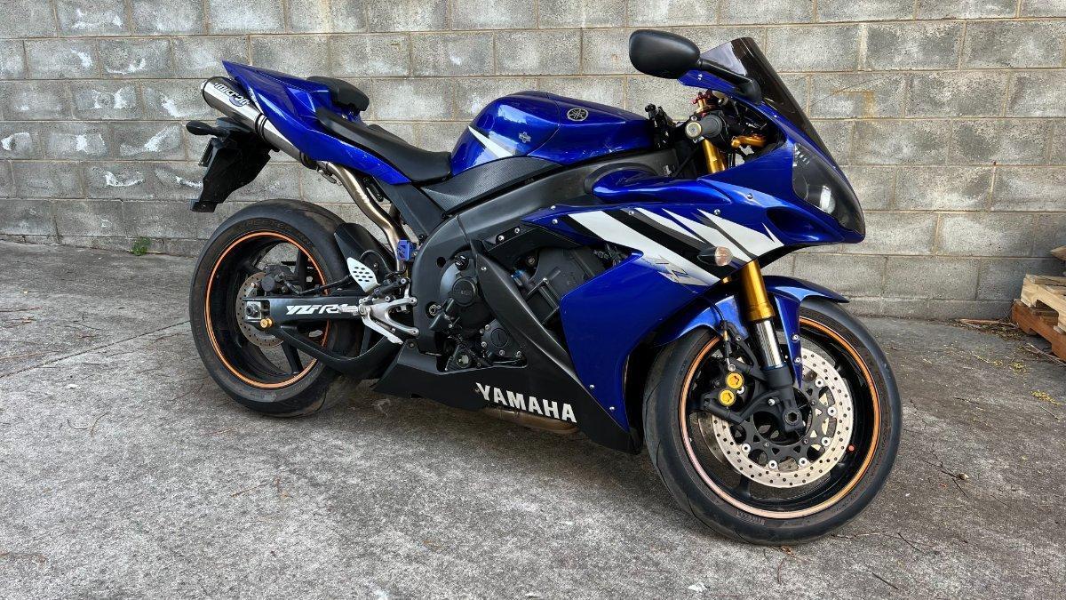 2005 YAMAHA YZF-R1 SPORTS