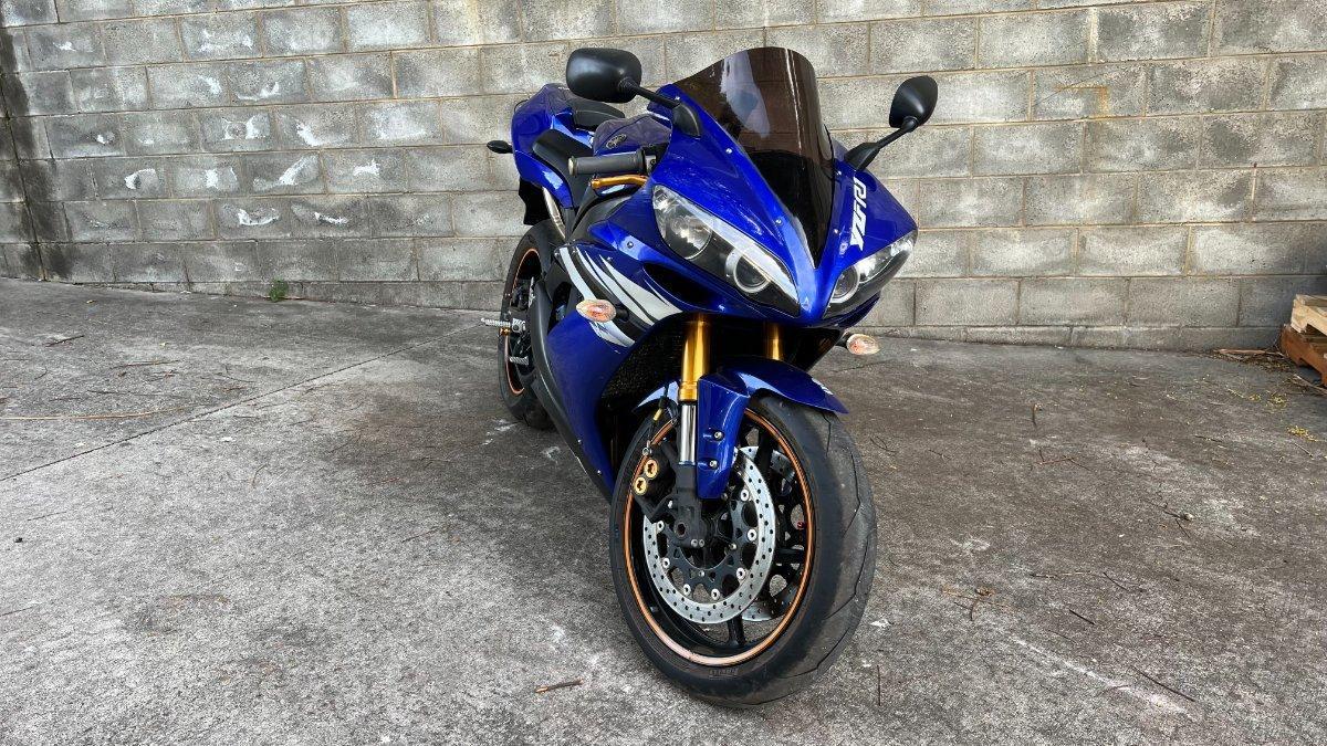 2005 YAMAHA YZF-R1 SPORTS