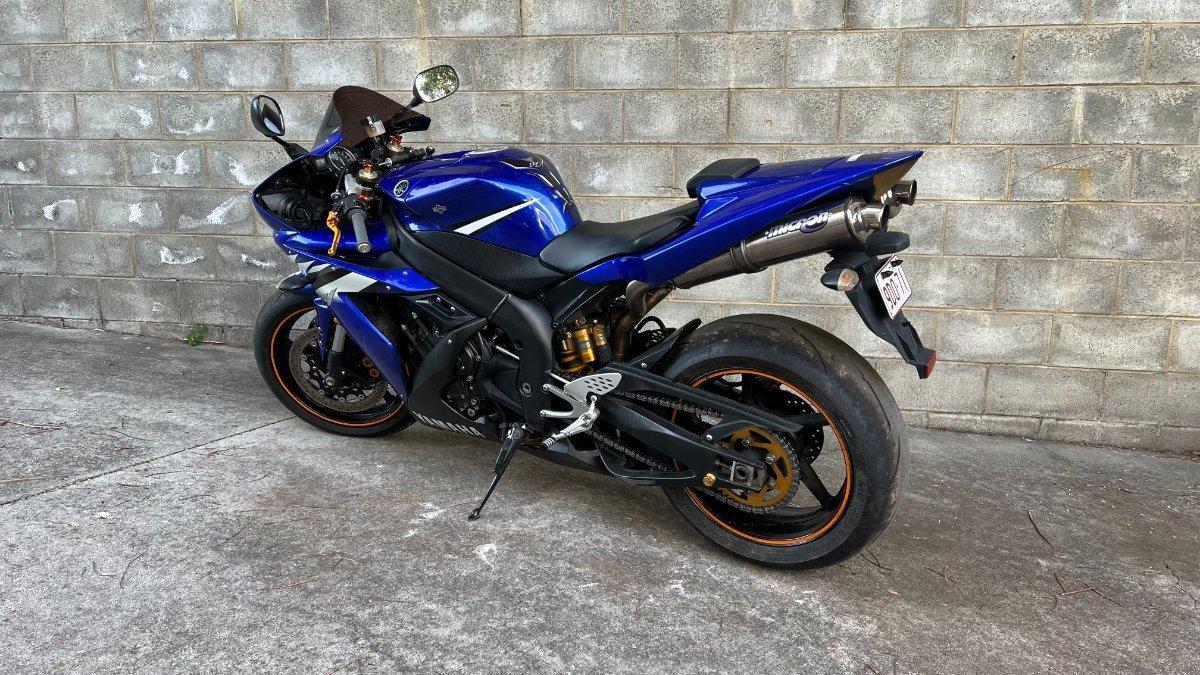 2005 YAMAHA YZF-R1 SPORTS