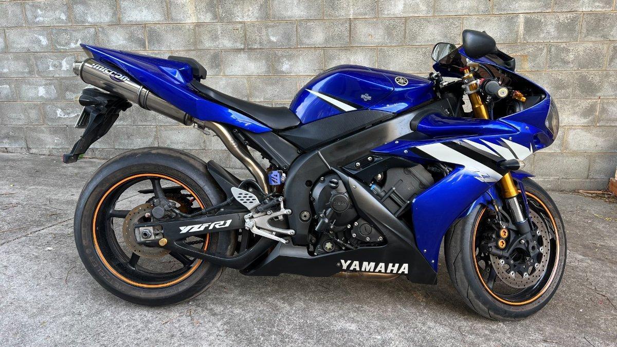2005 YAMAHA YZF-R1 SPORTS