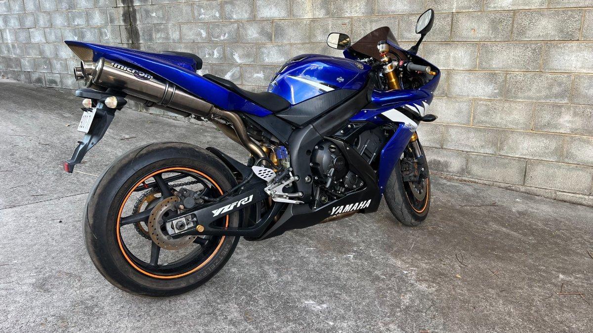 2005 YAMAHA YZF-R1 SPORTS