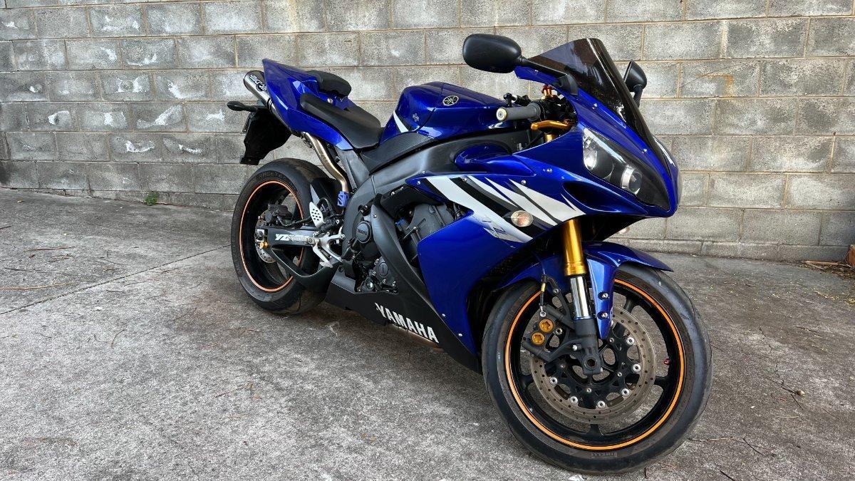 2005 YAMAHA YZF-R1 SPORTS