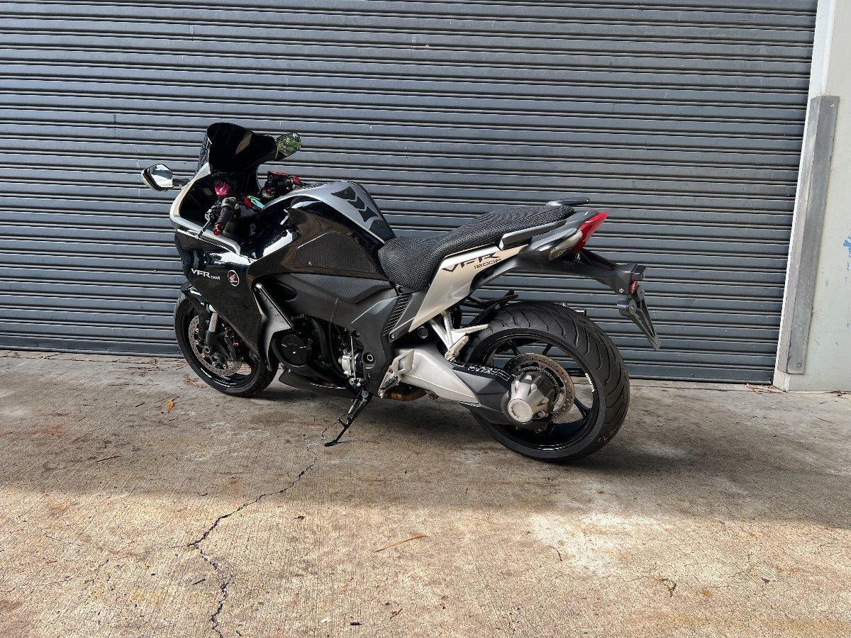2011 HONDA VFR1200F ROAD