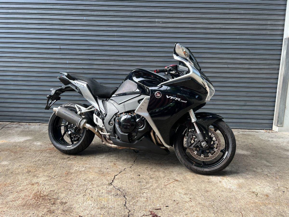 2011 HONDA VFR1200F ROAD