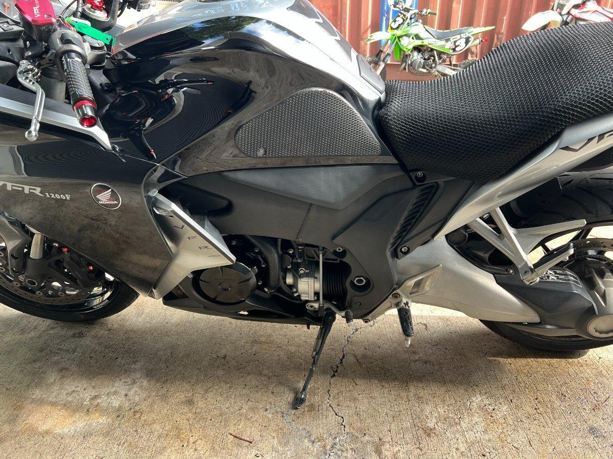 2011 HONDA VFR1200F ROAD