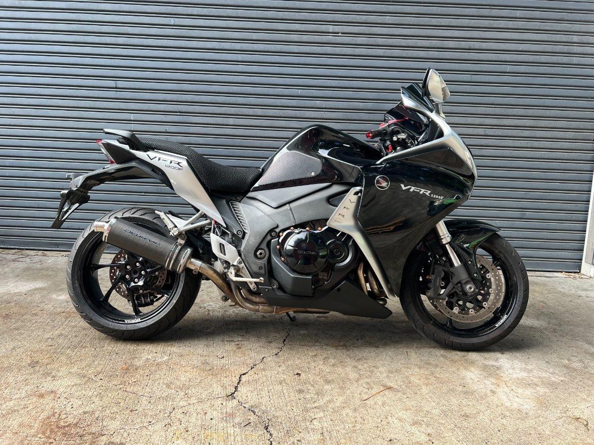 2011 HONDA VFR1200F ROAD