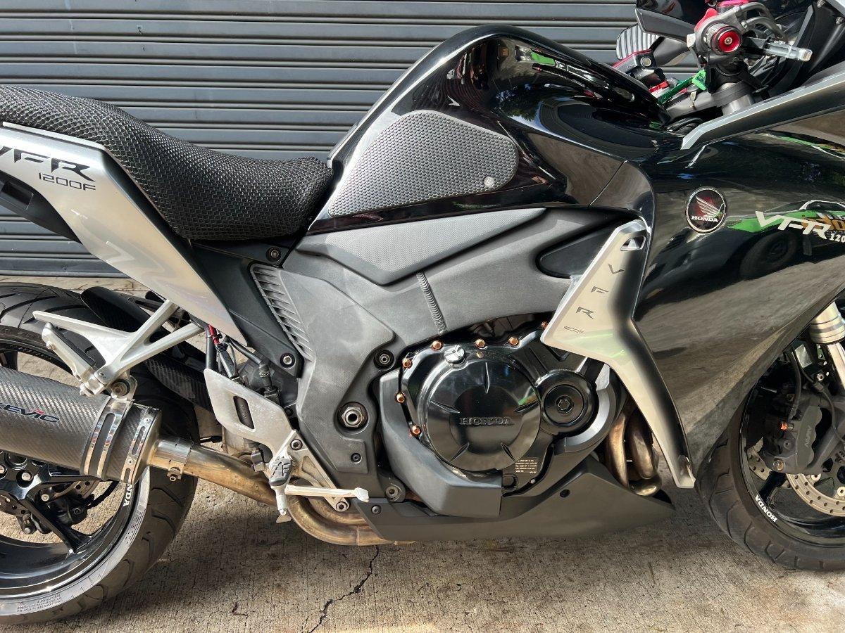 2011 HONDA VFR1200F ROAD