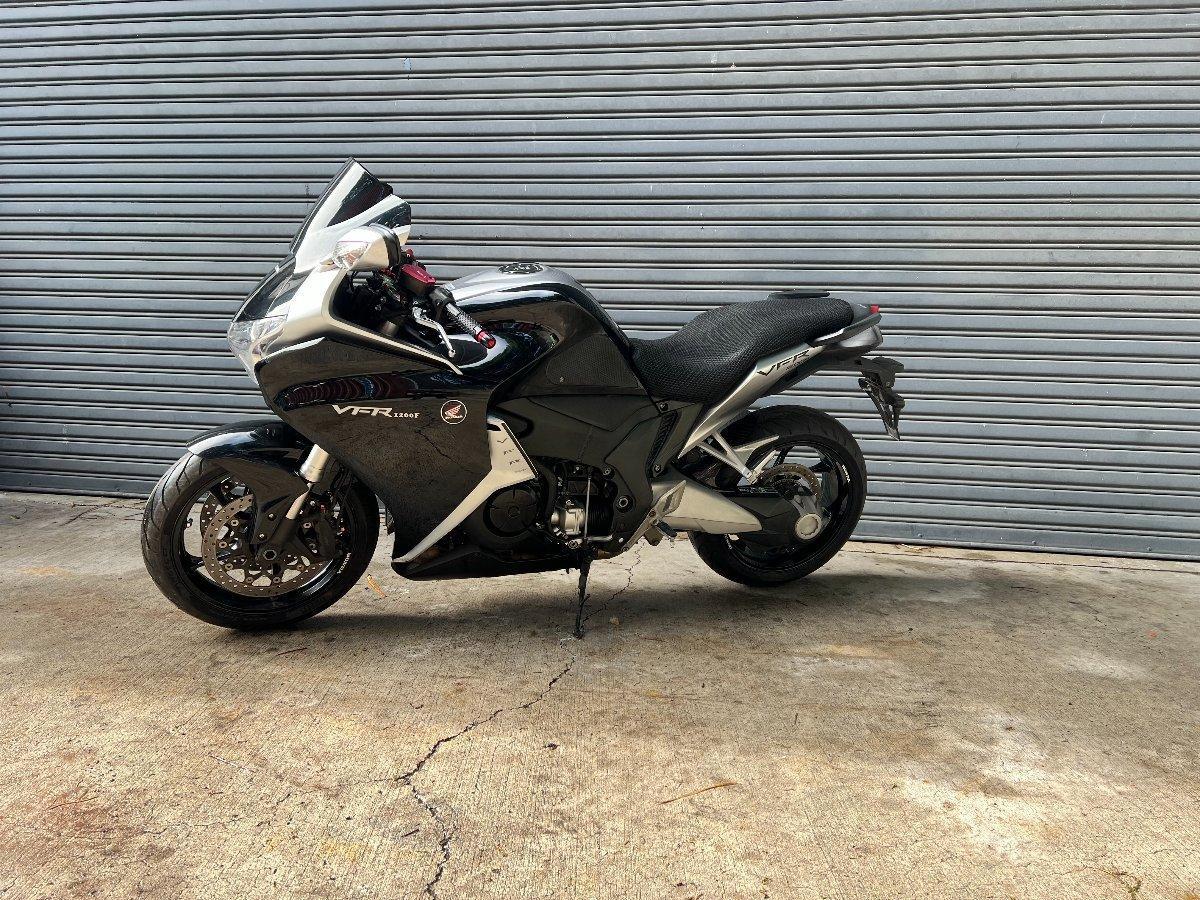 2011 HONDA VFR1200F ROAD