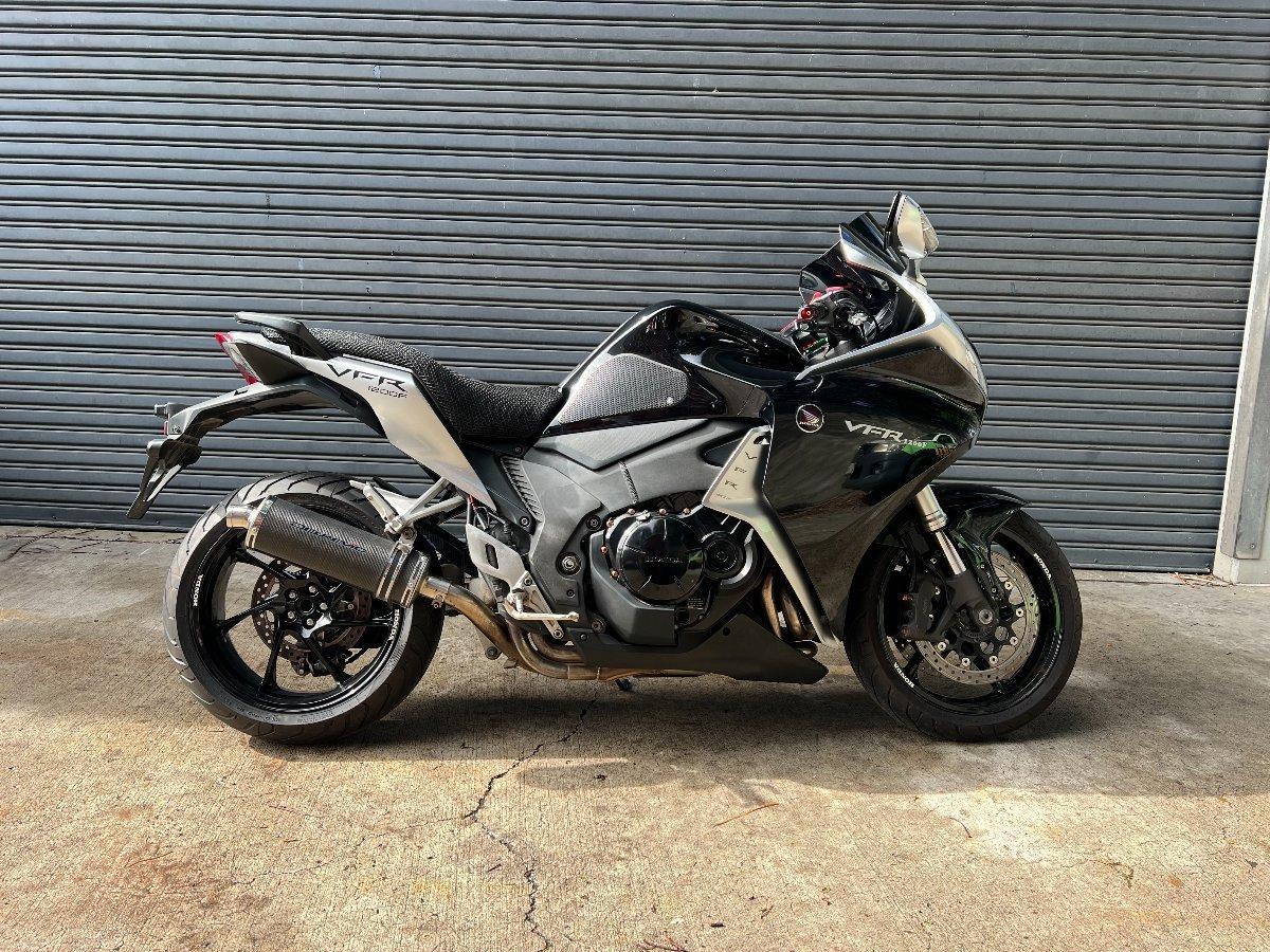 2011 HONDA VFR1200F ROAD