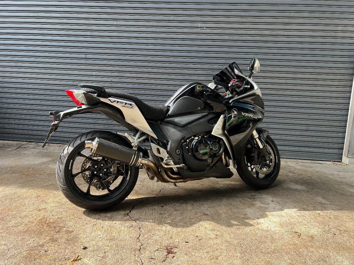 2011 HONDA VFR1200F ROAD