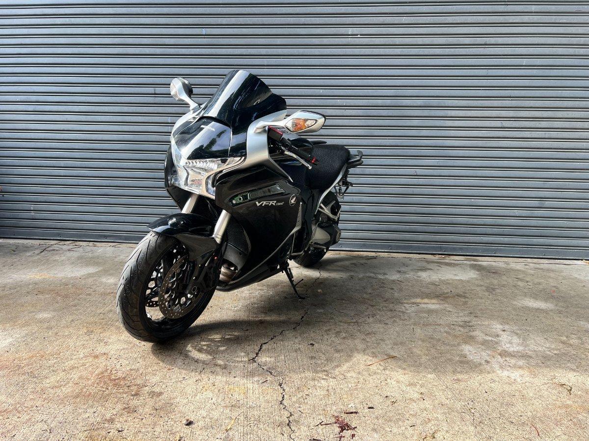 2011 HONDA VFR1200F ROAD