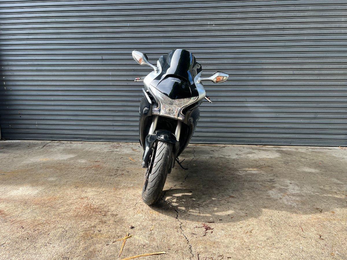 2011 HONDA VFR1200F ROAD