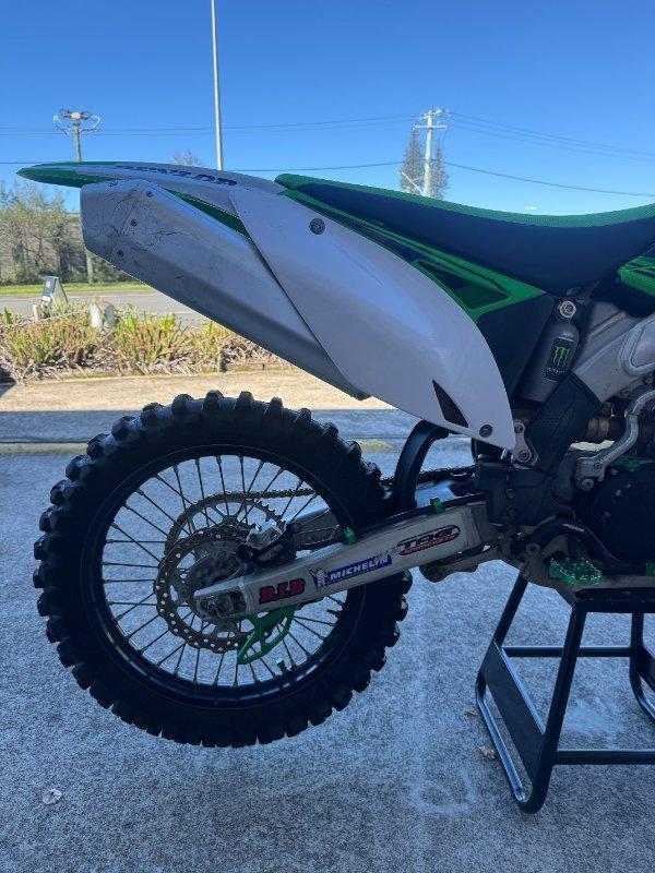 2010 KAWASAKI KX450F MOTOCROSS