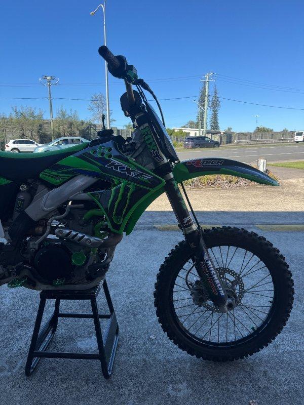 2010 KAWASAKI KX450F MOTOCROSS