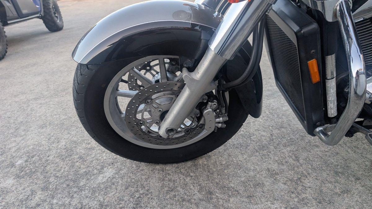 2009 SUZUKI VLR 1800 BOULEVARD (C109R) CRUISER