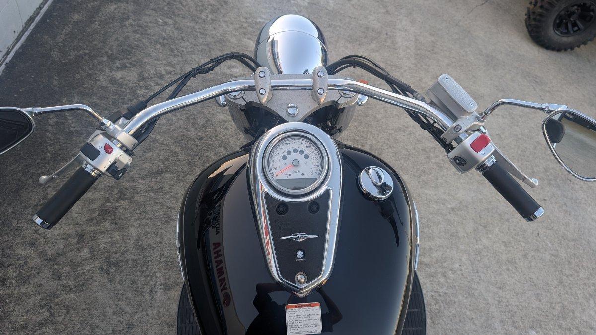 2009 SUZUKI VLR 1800 BOULEVARD (C109R) CRUISER