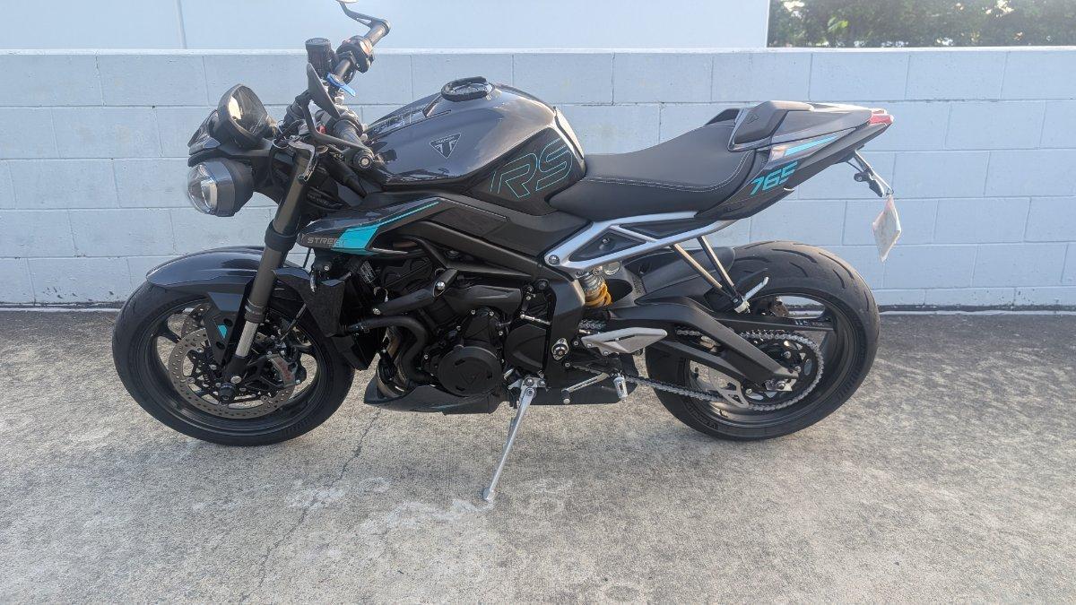 2025 TRIUMPH STREET TRIPLE RS ROAD