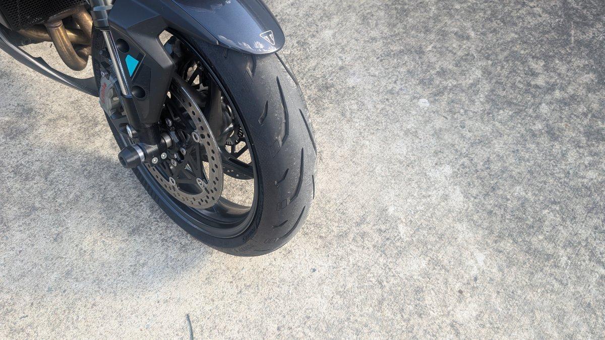 2025 TRIUMPH STREET TRIPLE RS ROAD