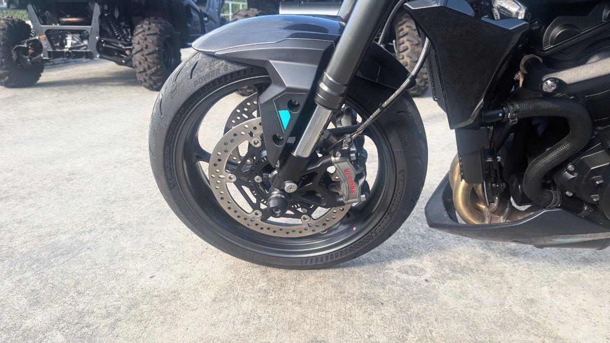 2025 TRIUMPH STREET TRIPLE RS ROAD