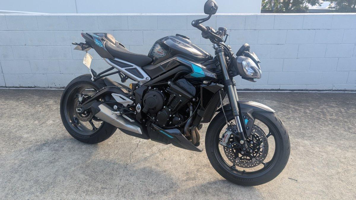 2025 TRIUMPH STREET TRIPLE RS ROAD