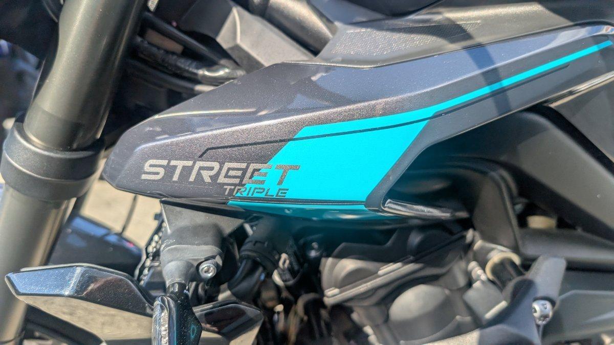 2025 TRIUMPH STREET TRIPLE RS ROAD