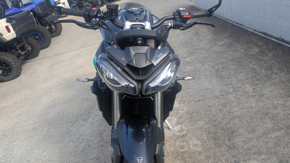 2025 TRIUMPH STREET TRIPLE RS ROAD
